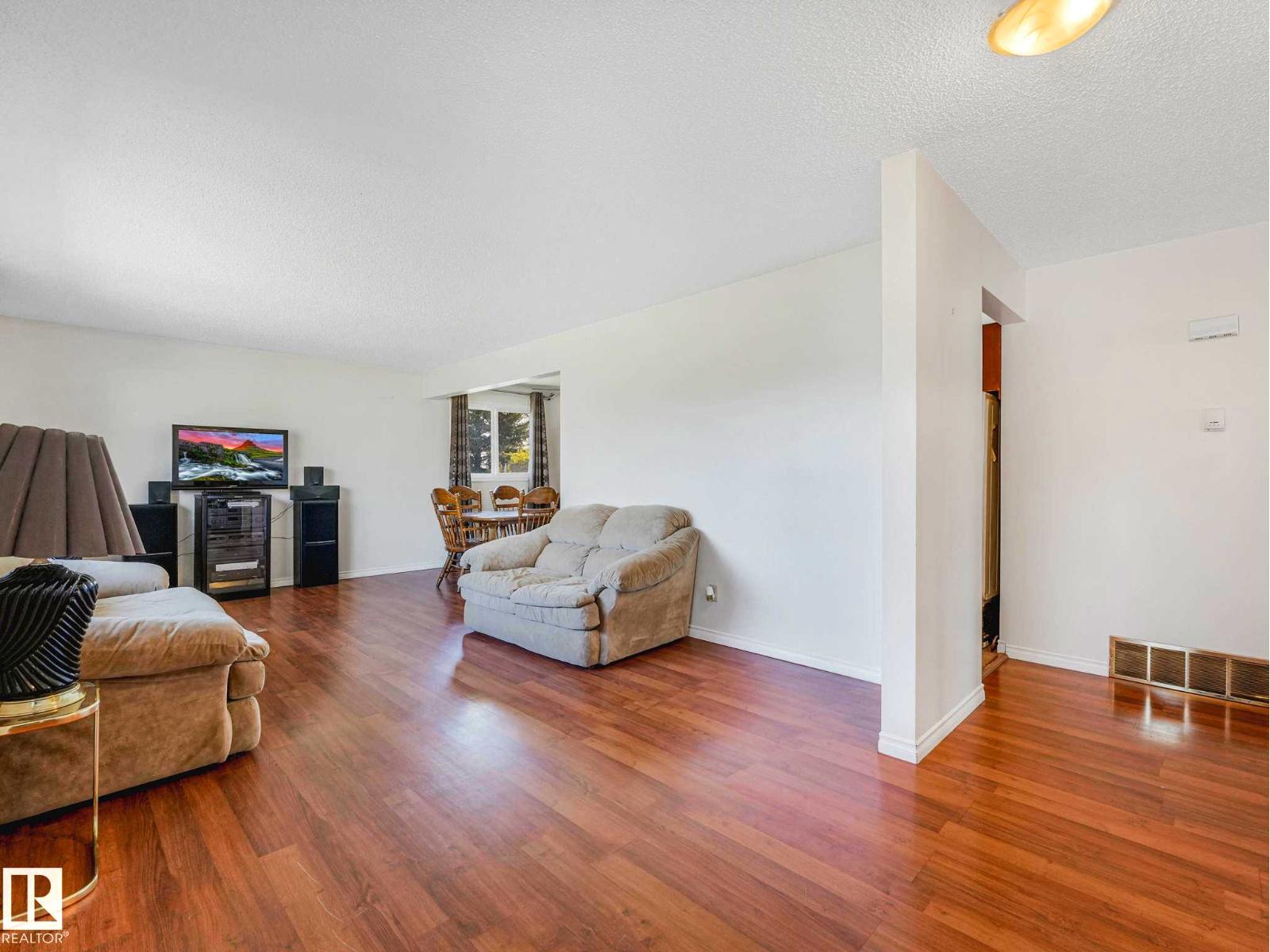 17603 84 Avenue NW, Edmonton, AB, T5T0K5 photo 4
