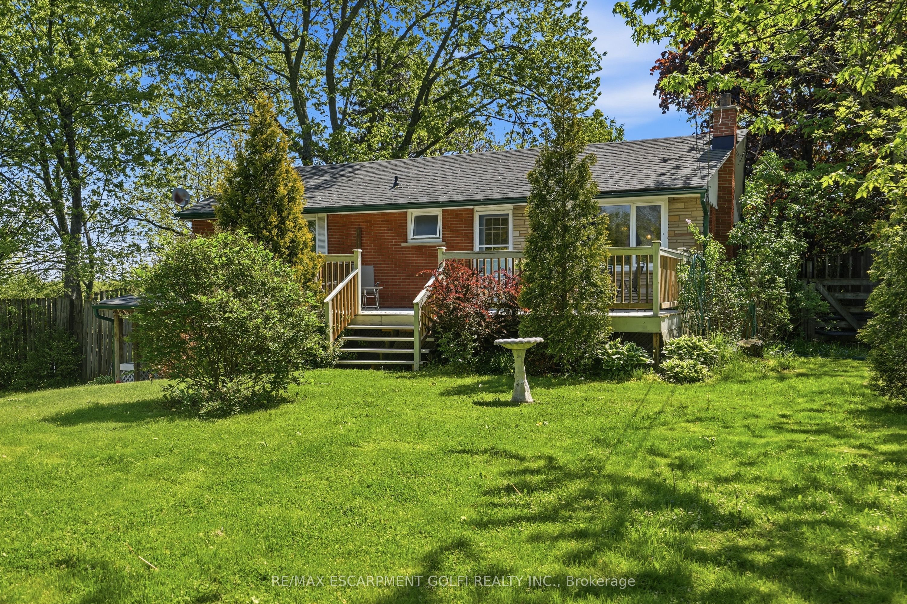 227 Glancaster Road, Hamilton, ON, L9G 3K9