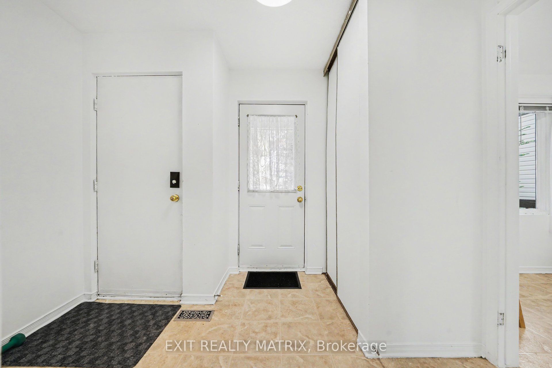 Additional image 4 of 3773 Autumnwood Street, Ottawa, ON, K1T 2G7