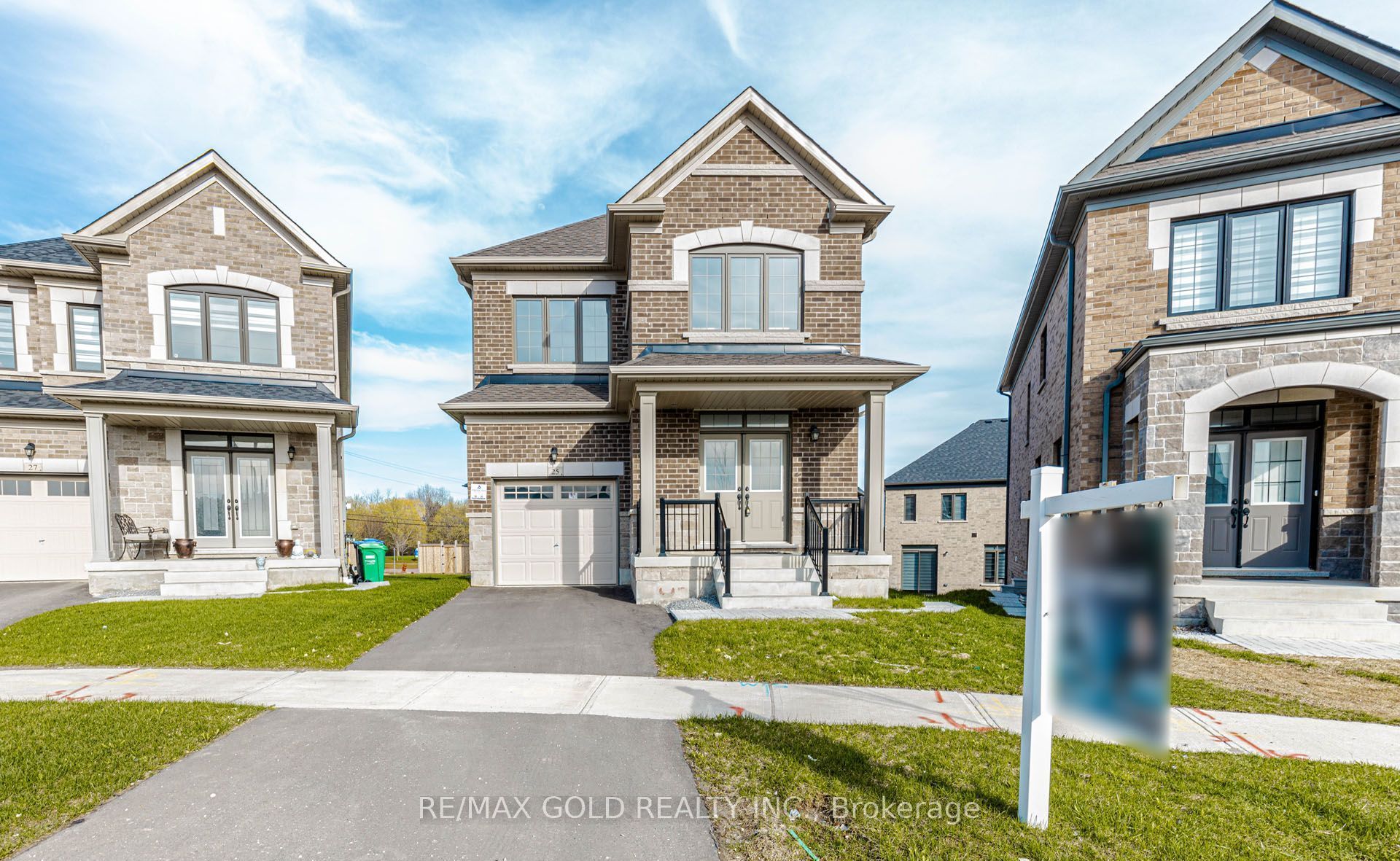 25 Sapwood Crescent, Brampton, ON, L6Z 0K8