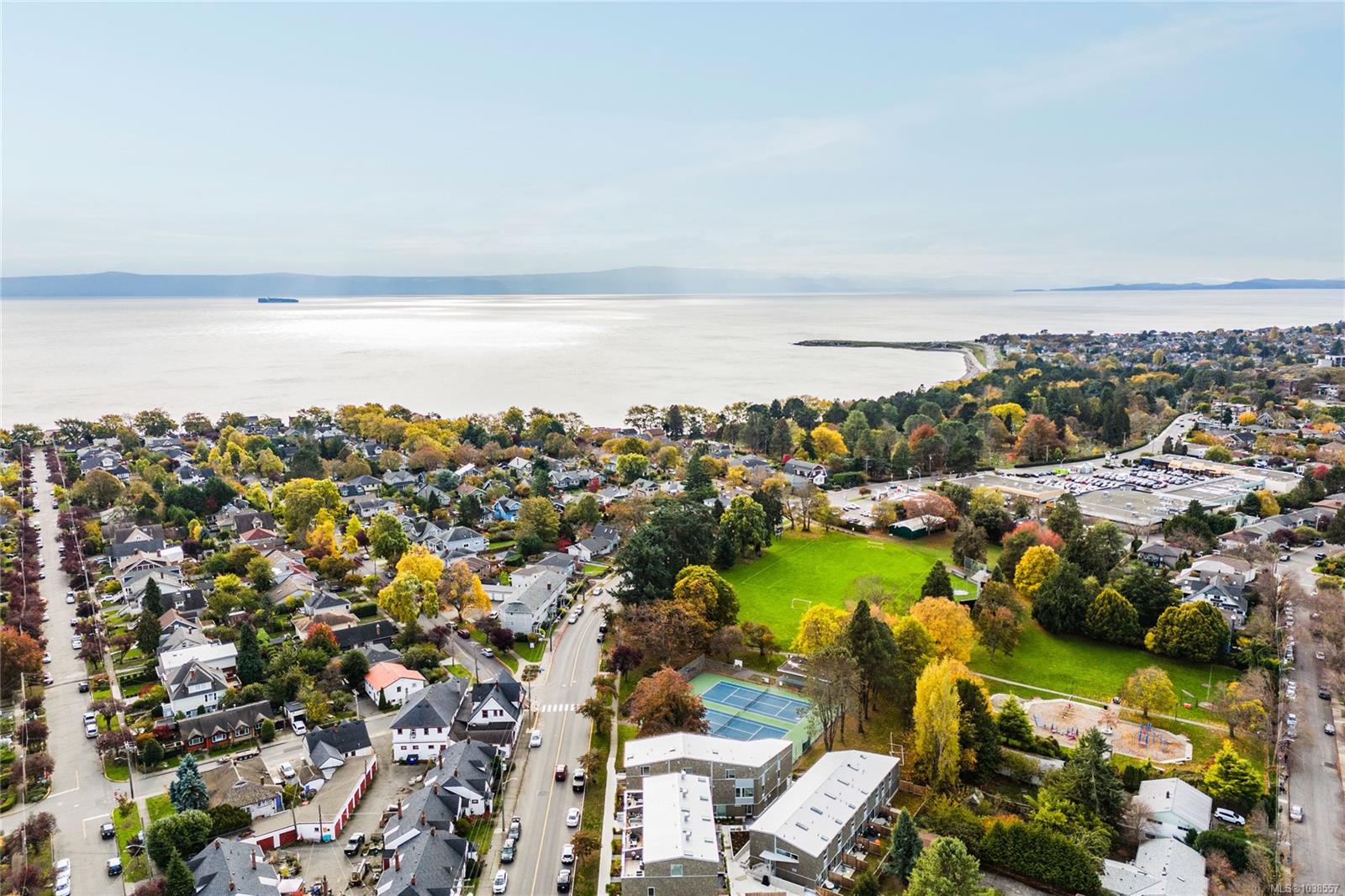 #105-1720 Fairfield Road, Victoria, BC, V8S 1G3