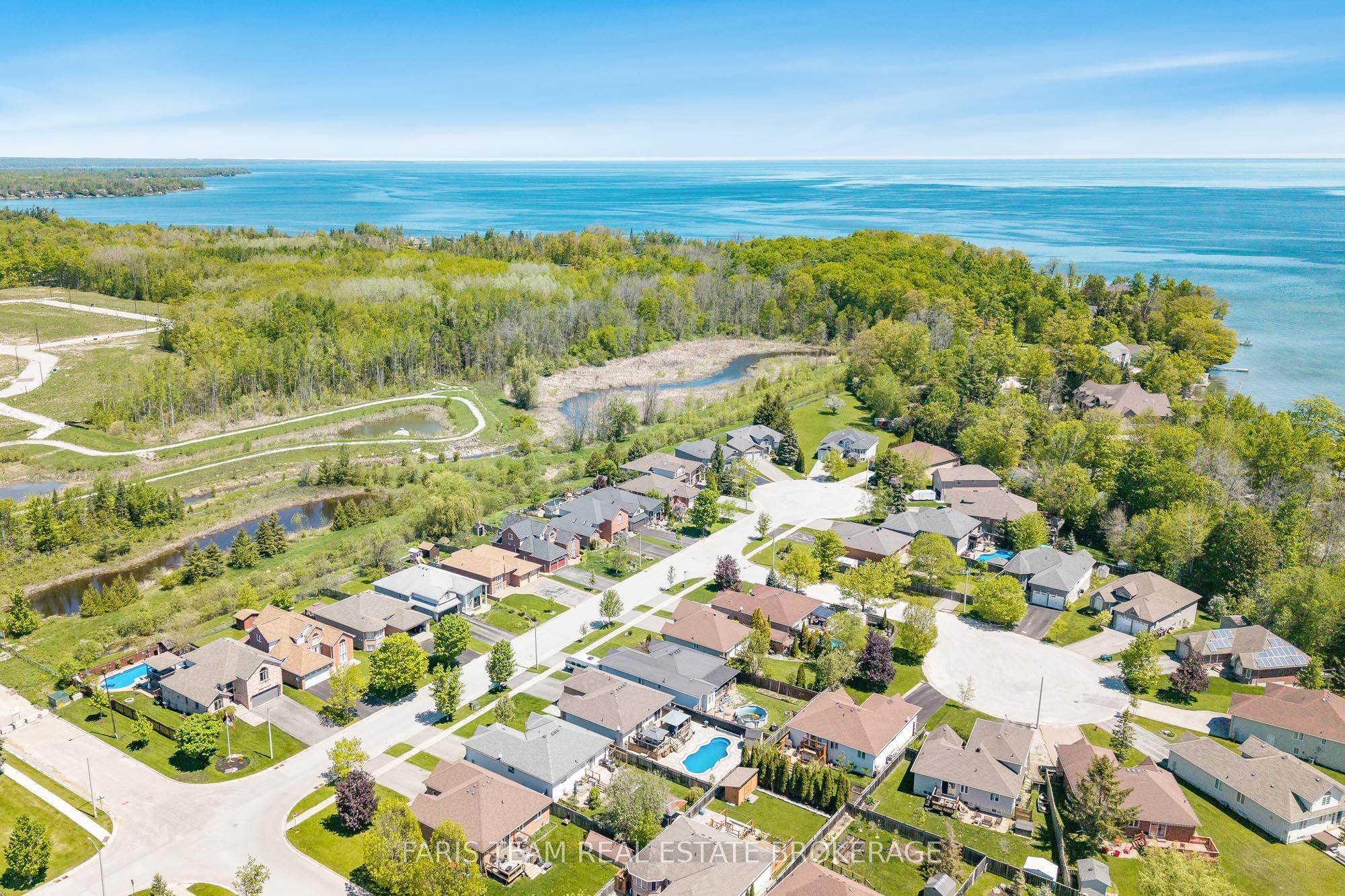 616 Glen Cedar Crescent, Innisfil, ON, L9S 2J4 photo 2