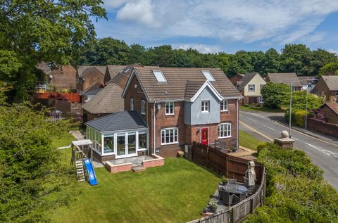 Ffordd Taliesin, Killay, Swansea SA2