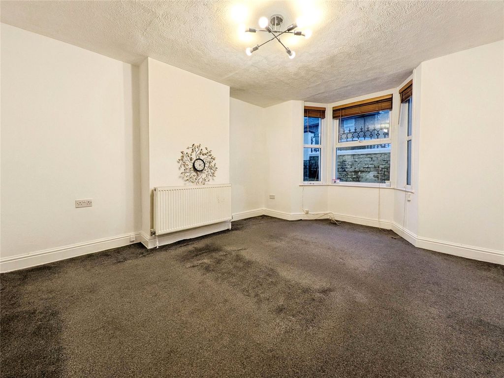 1 bed flat for saleBroadway, Sheerness, Kent ME12