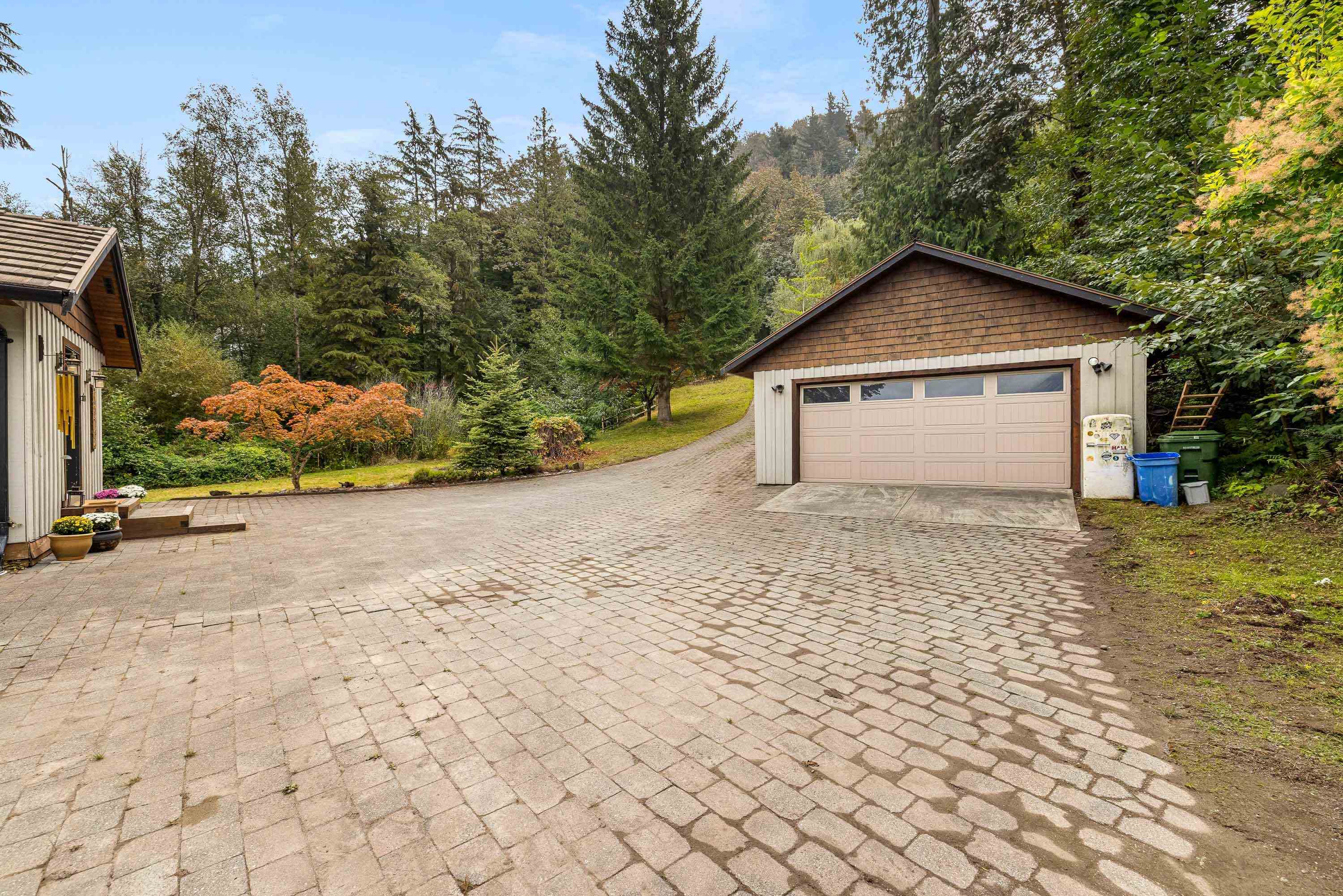 8379 Chelmsford Place, Chilliwack, BC, V2R 3X2 photo 4