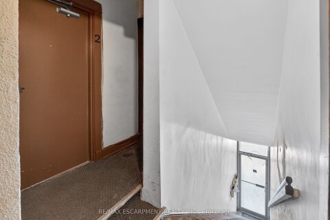 Additional image 8 of #2-13 Main Street W, Grimsby, ON, L3M 1R3
