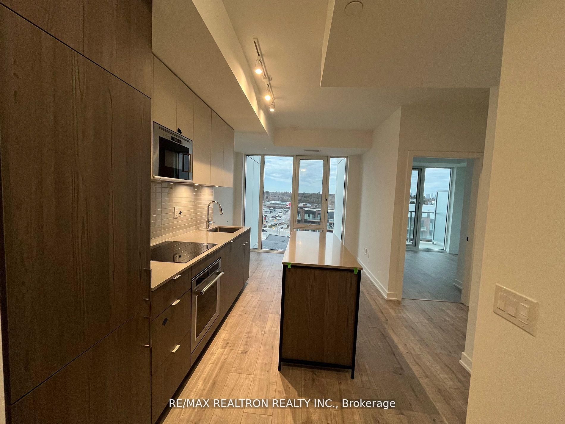 817-220 Missinnihe Way, Mississauga, ON, L5H 0A9 photo 2