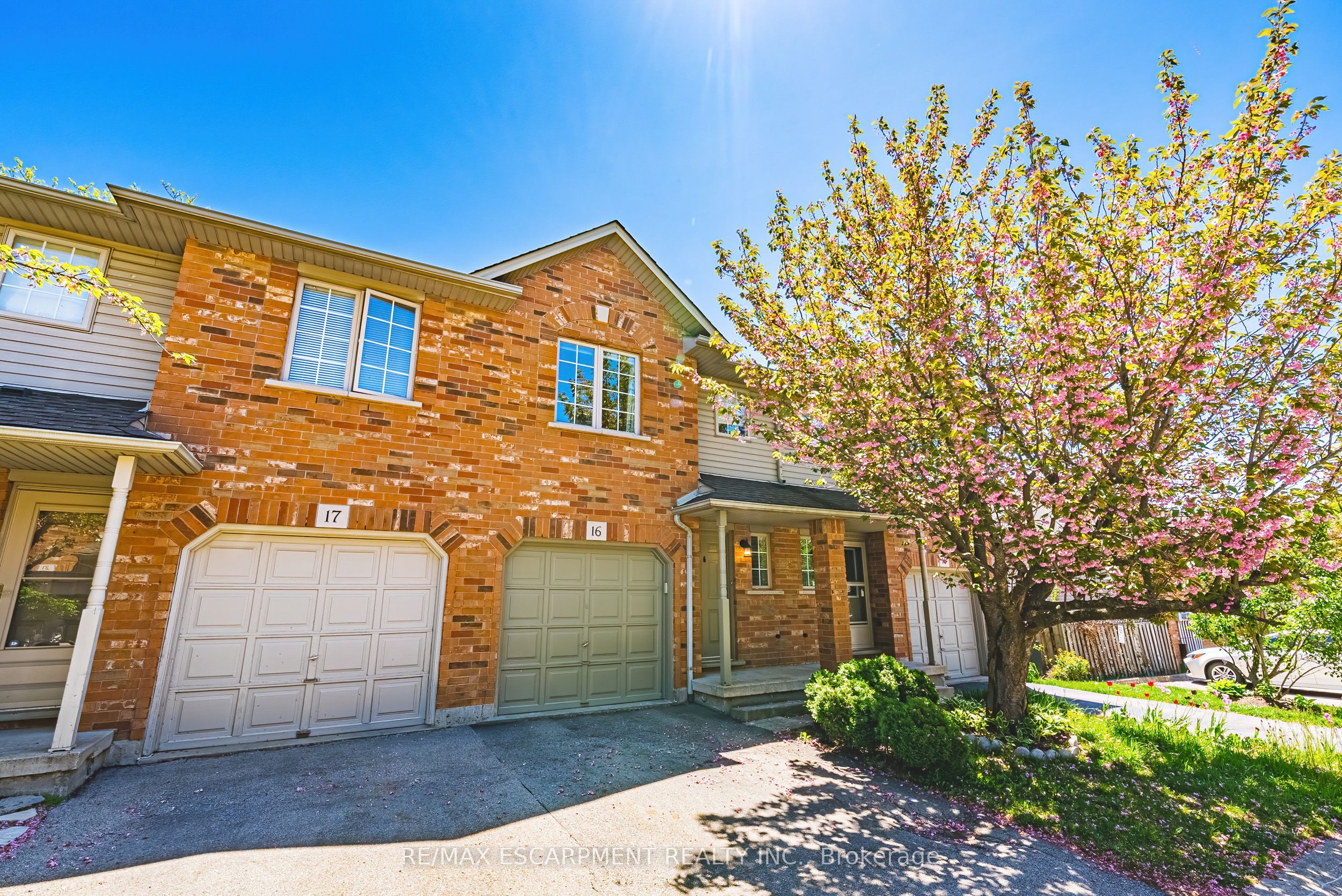 16-1000 Upper Paradise Road, Hamilton, ON, L9B 2S7 photo 2