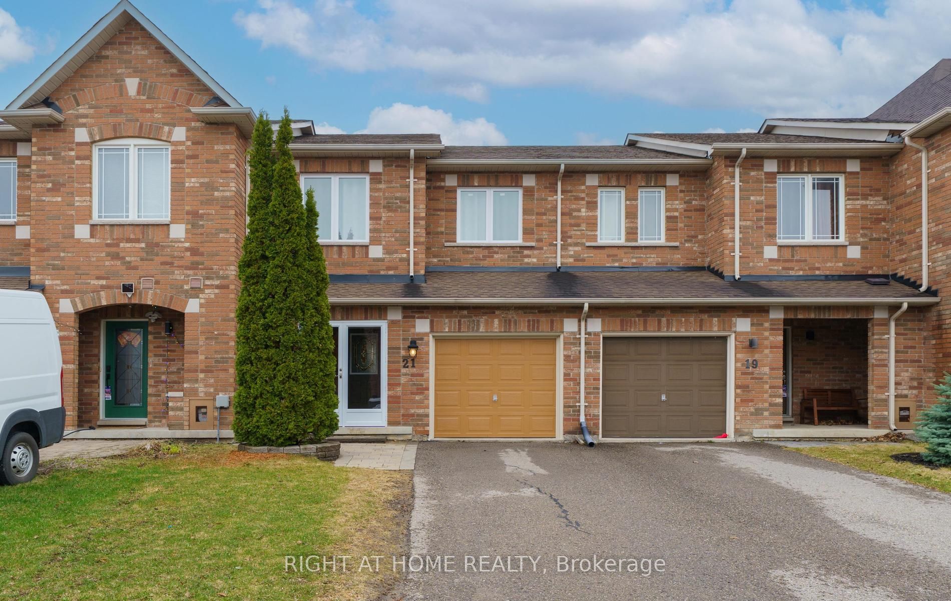 21 Marshview Avenue, Aurora, ON, L4G 7W2