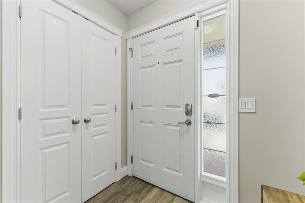 394 Copperpond Boulevard SE, Calgary, AB, T2Z 0Z7 photo 2