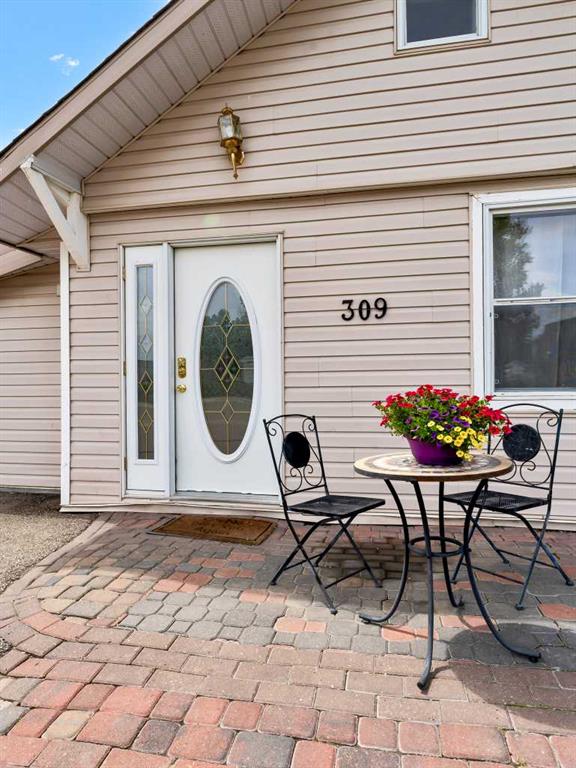 Additional image 4 of 309 1 Street NW, Redcliff, AB, T0J 2P2