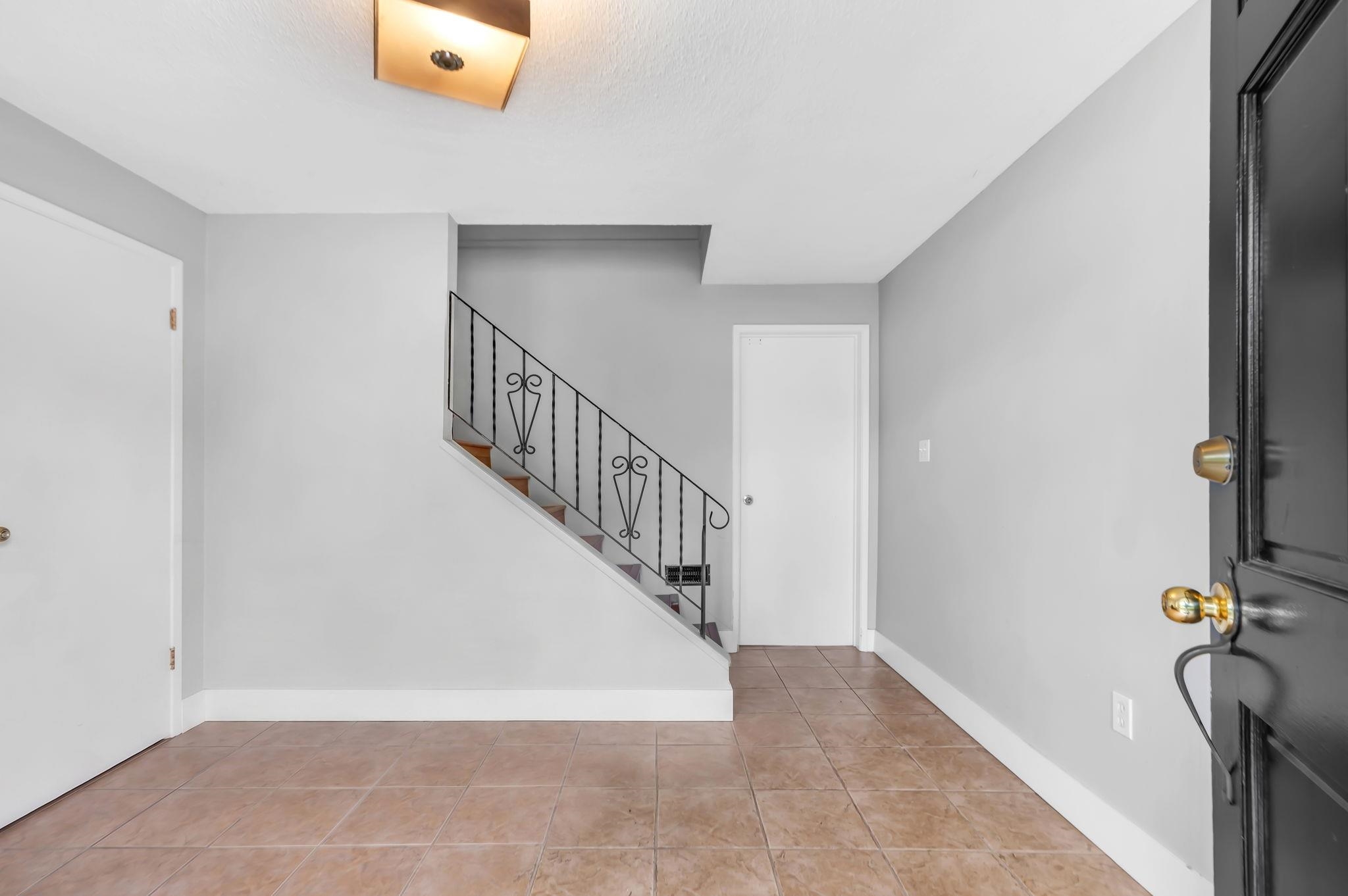 11582 84a Avenue, Delta, BC, V4C 2S6 photo 4