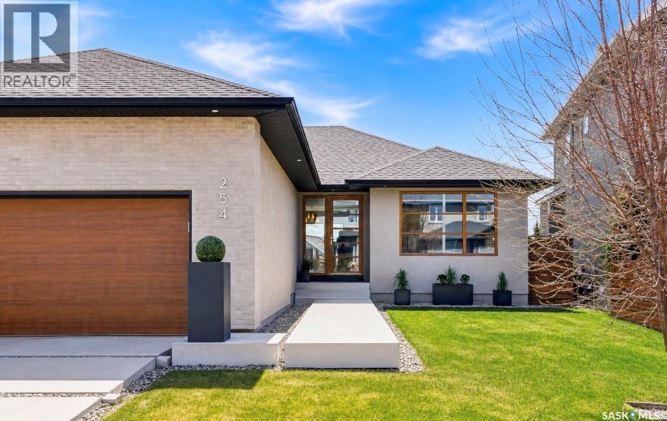 254 Whalley Crescent, Saskatoon, SK, S7T0P1 photo 2