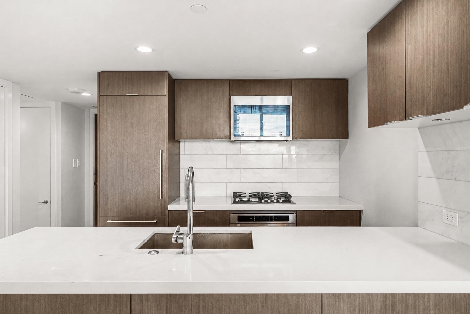 1408-8189 Cambie Street, Vancouver, BC, V6P 0G6 photo 3