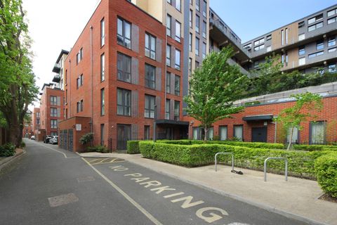 Colonnade Gardens W3