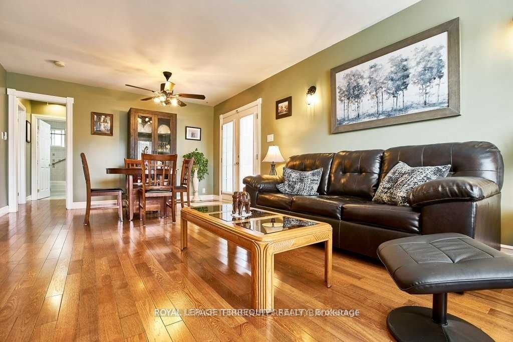 Main-304 Palmerston Avenue, Whitby, ON, L1N 3E9 photo 5