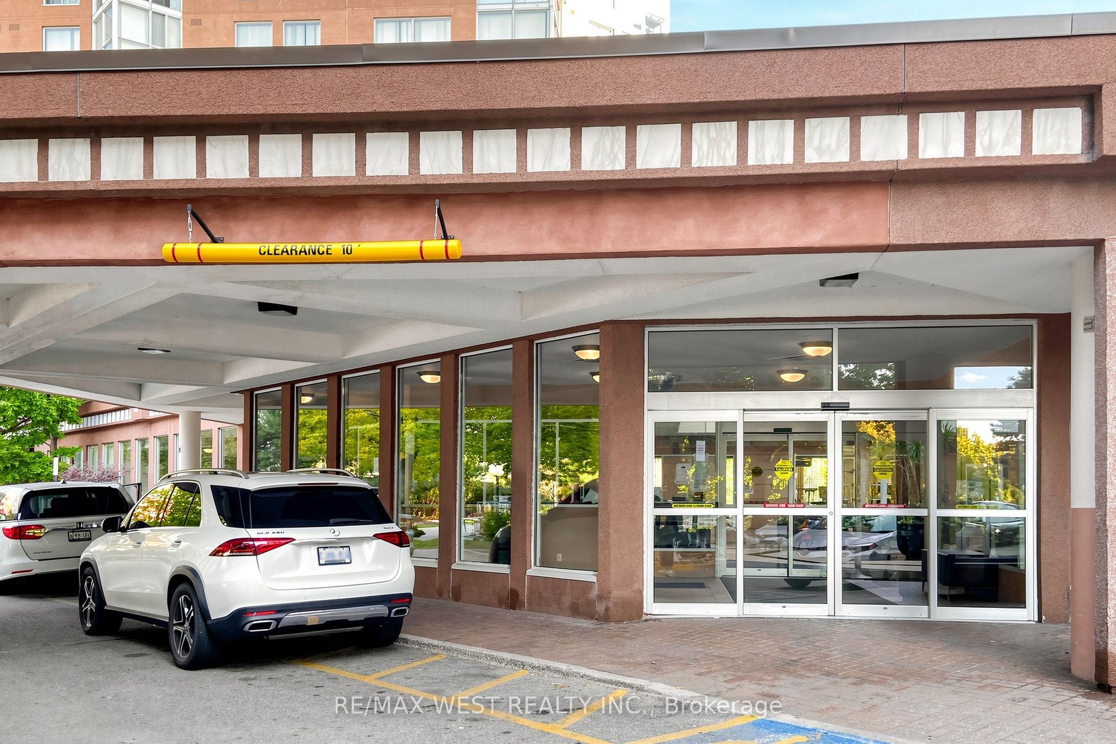 1302-5 Concorde Place, Toronto, ON, M3C 3M8 photo 4