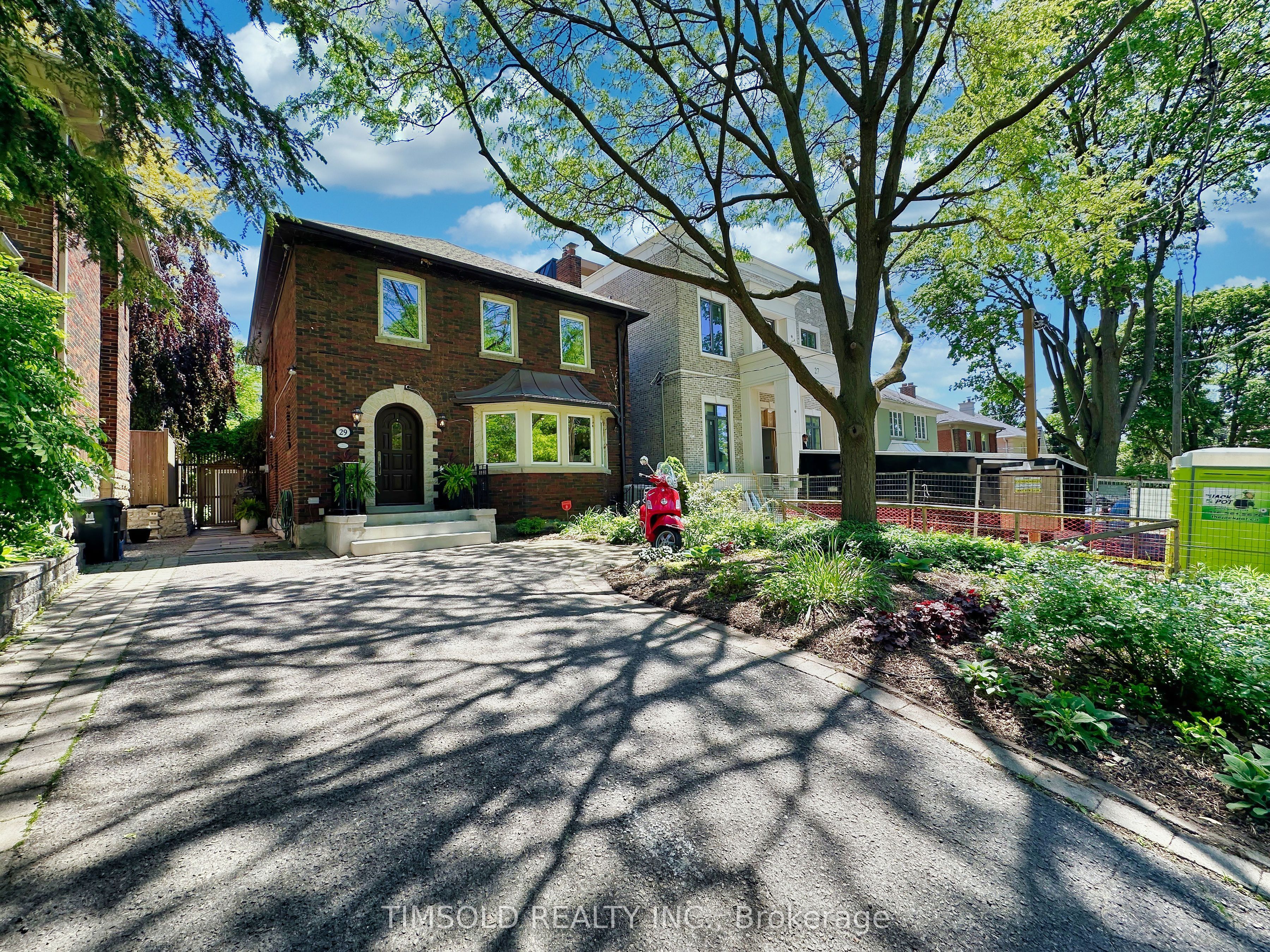 29 Tarlton Road, Toronto, ON, M5P 2M6