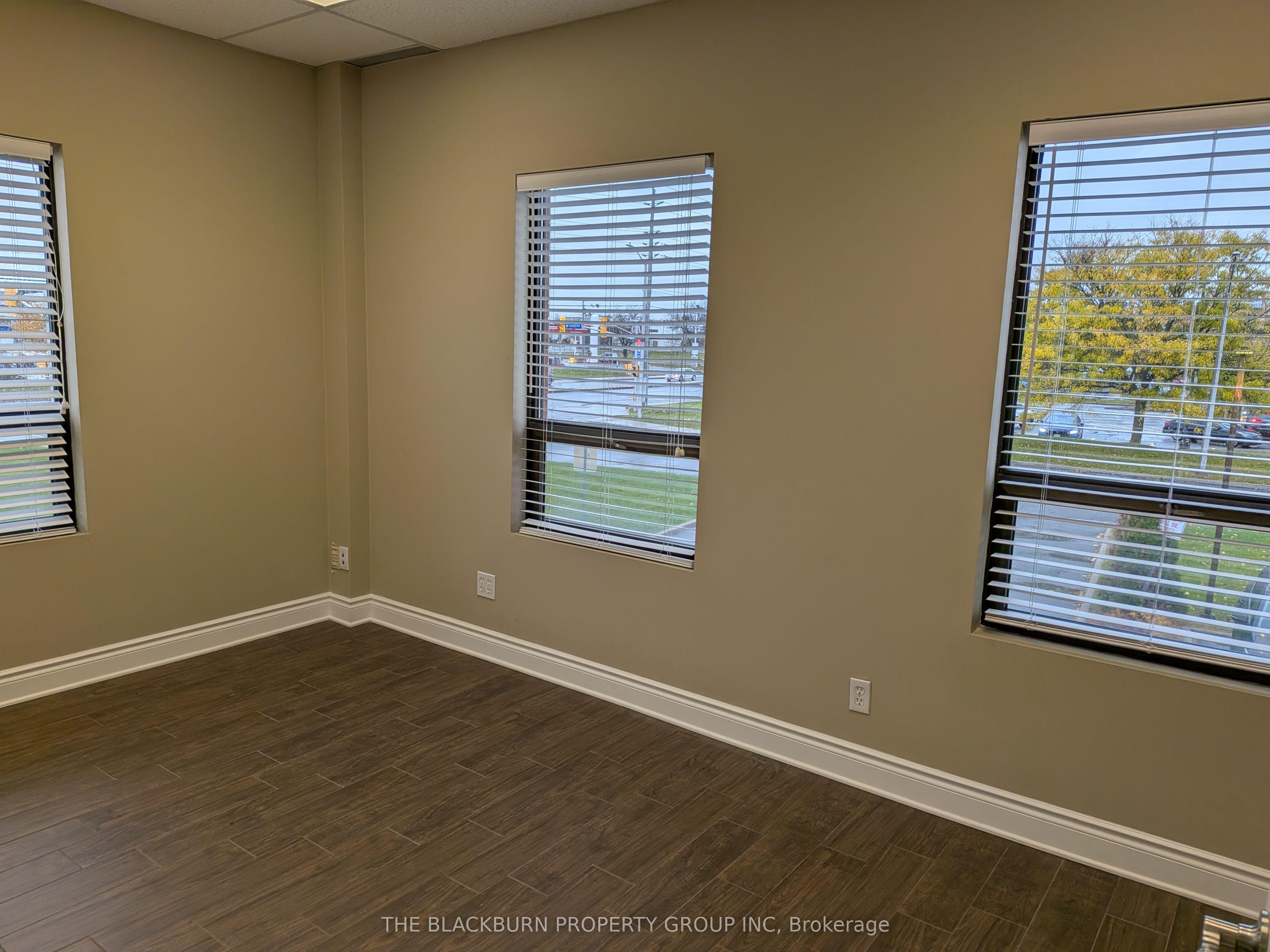 Additional image 4 of 212-1900 Merivale Road, Ottawa, ON, K2G 4N4
