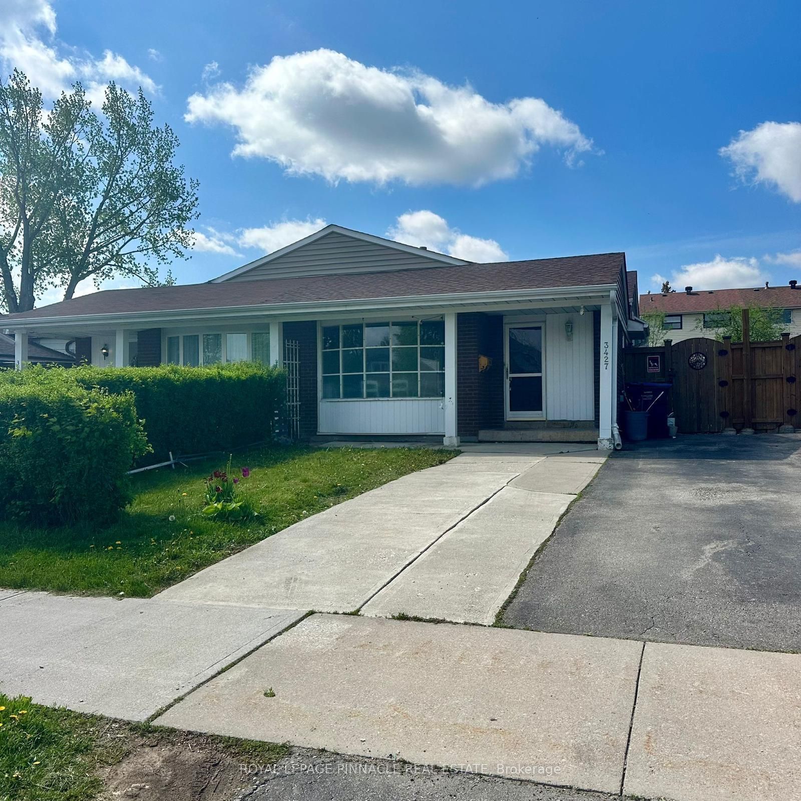 3427 Martins Pine Crescent, Mississauga, ON, L5L 1G3