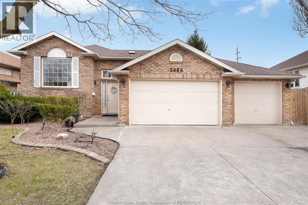 3888 Aristotle Crescent, Windsor, ON, N9G2N9