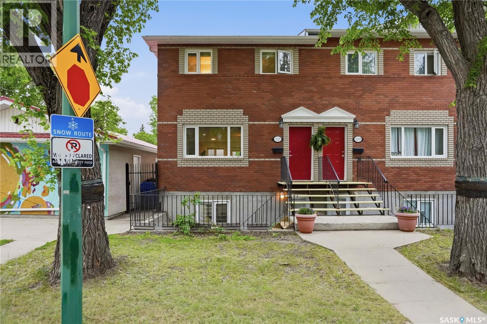 3229 15th Avenue, Regina, SK, S4T1T1