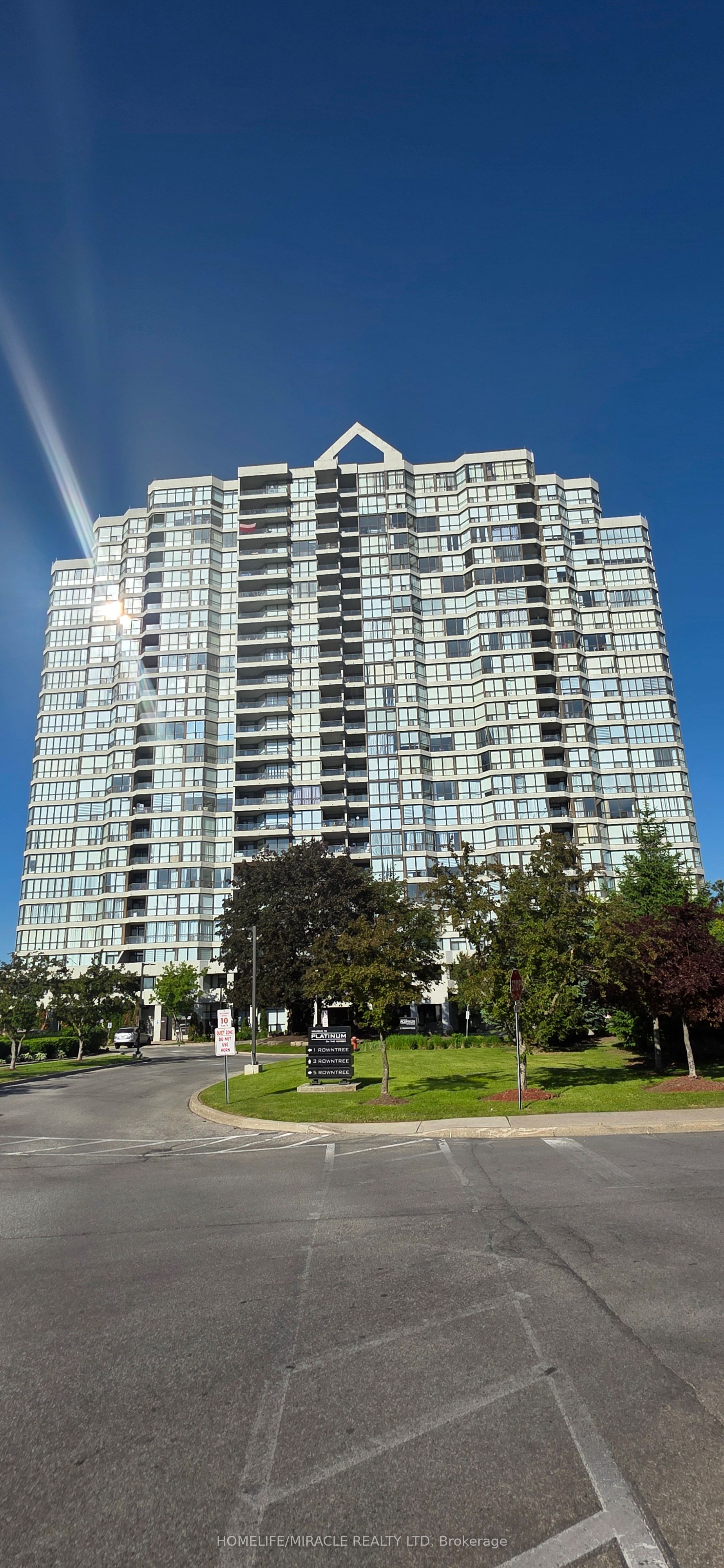 1211-3 Rowntree Road, Toronto, ON, M9V 5G8