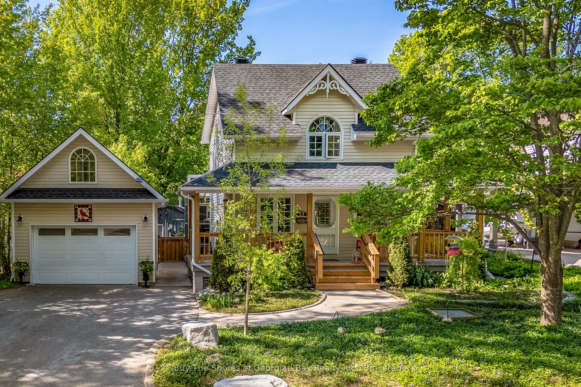 27 Don Street, Penetanguishene, ON, L9M 1E5