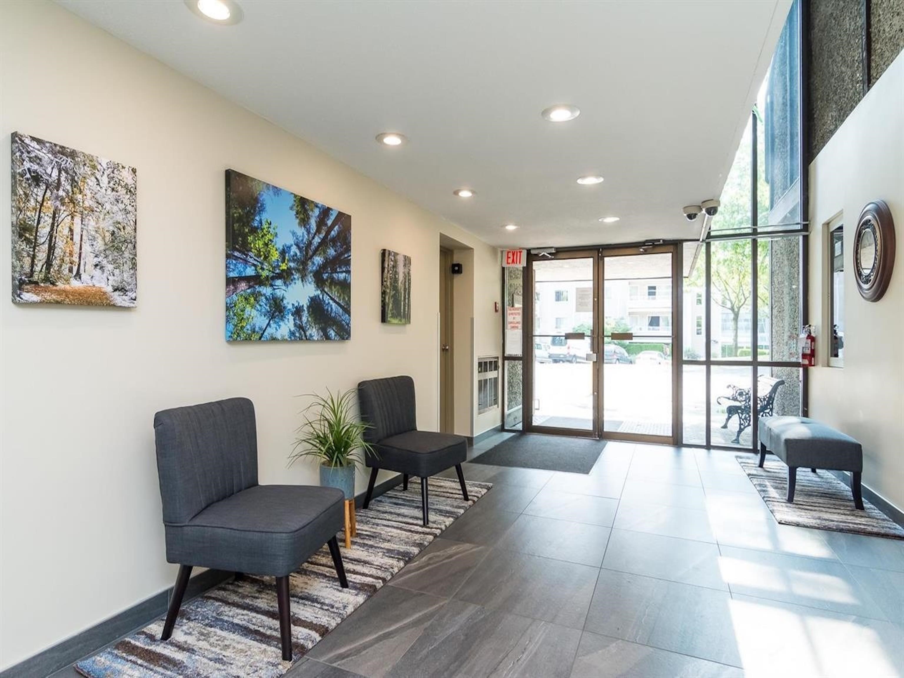 401-9682 134 Street, Surrey, BC, V3T 5L6 photo 4