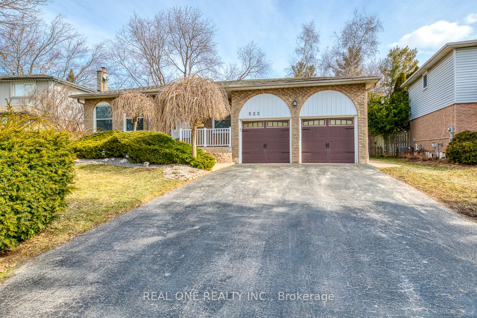 533 Tipperton Crescent, Oakville, ON, L6L 5E1
