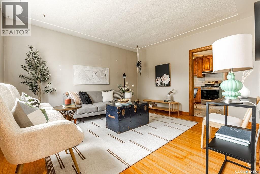 901 1st Street E, Saskatoon, SK, S7H1T2 photo 3