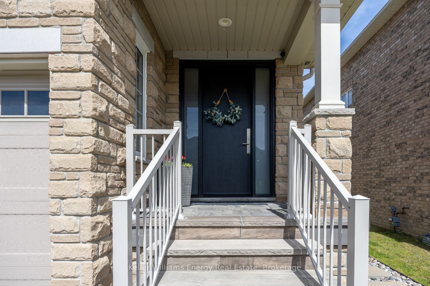 19 St Augustine Drive, Whitby, ON, L1M 0L7 photo 2