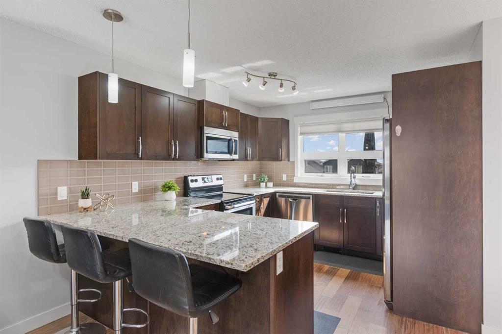 230 Covecreek Circle NE, Calgary, AB, T3K0W6 photo 3
