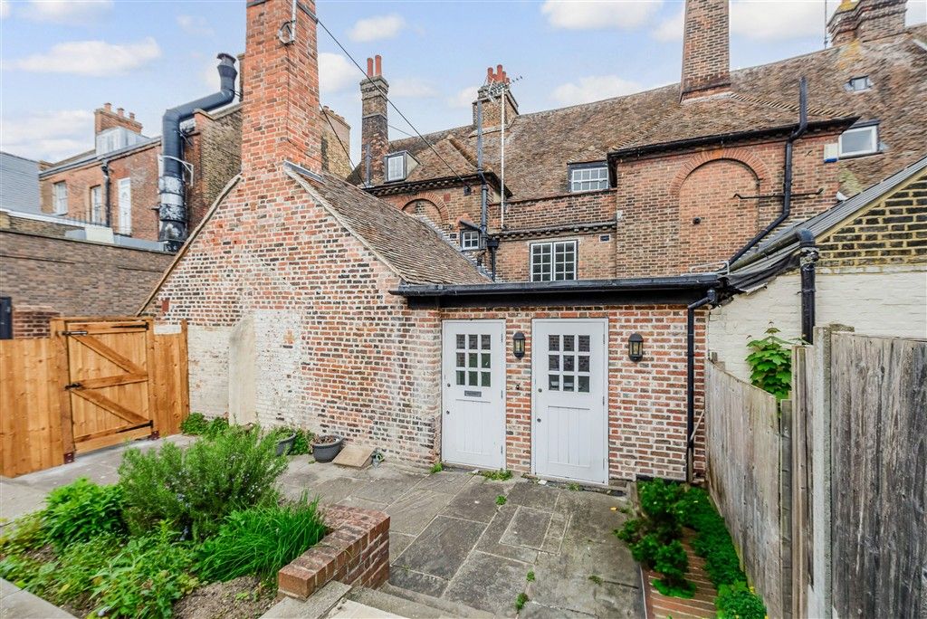 4 bed maisonette for saleEastgate Terrace, Rochester, Kent ME1