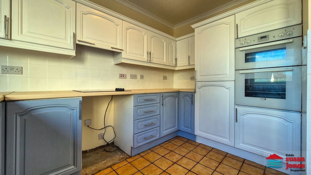 Additional image 8 of 3 bed terraced house for saleSouth Beach, Pwllheli LL53