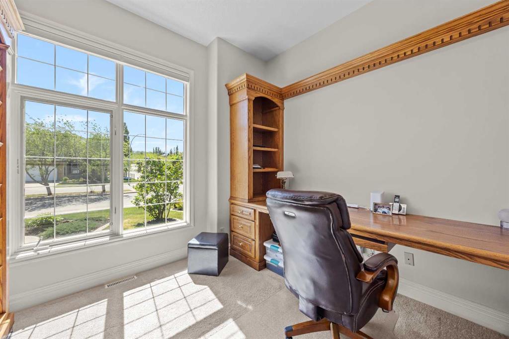 4580 Hamptons Way NW, Calgary, AB, T3A 6B6 photo 4