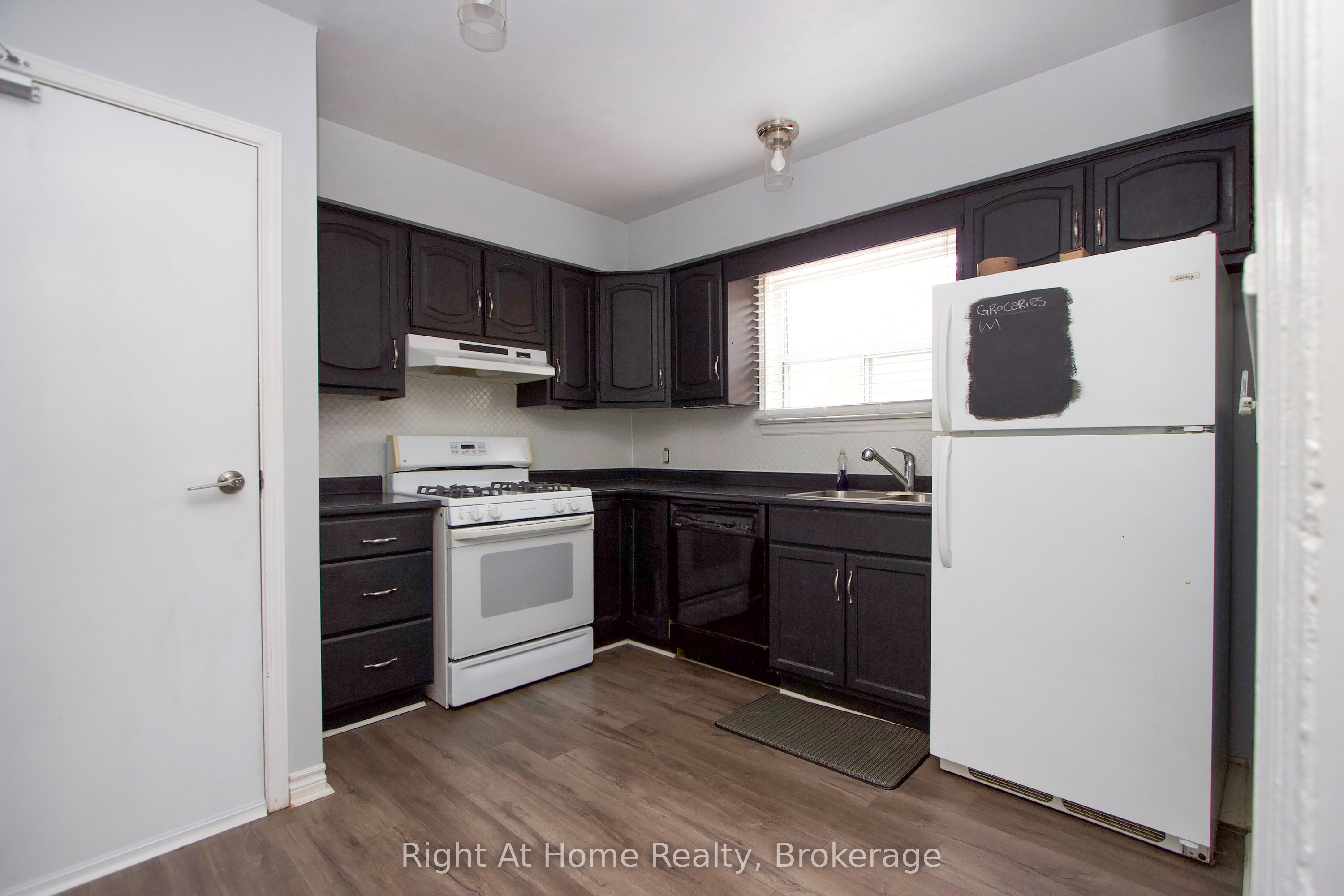 Main-307 Vimy Avenue, Oshawa, ON, L1H 2M9 photo 5