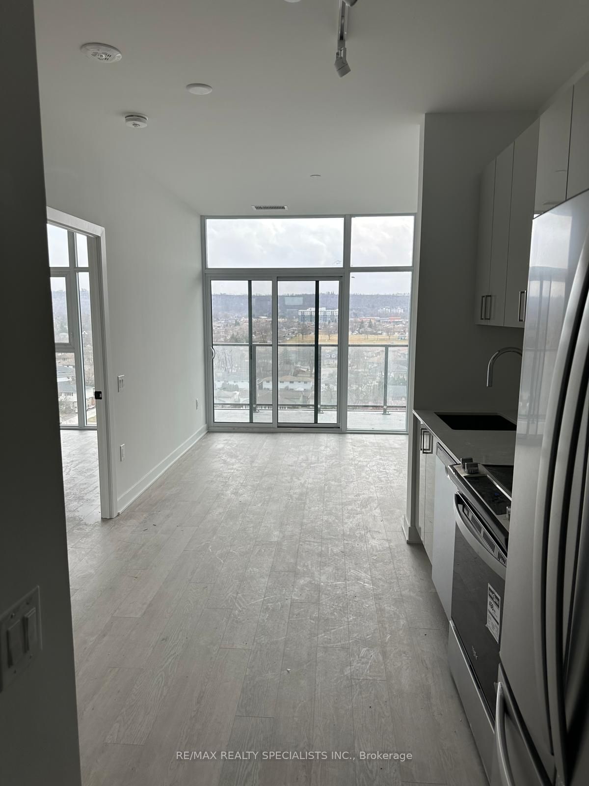 Additional image 6 of 801-2782 Barton Street E, Hamilton, ON, L8E 2J9