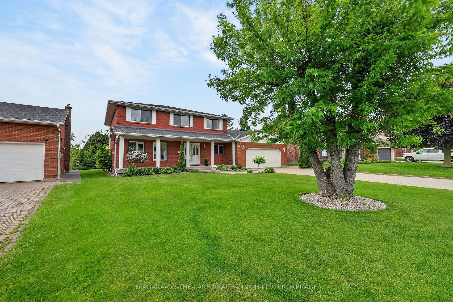 24 Renfrew Drive, Thorold, ON, L2V 4E7 photo 3