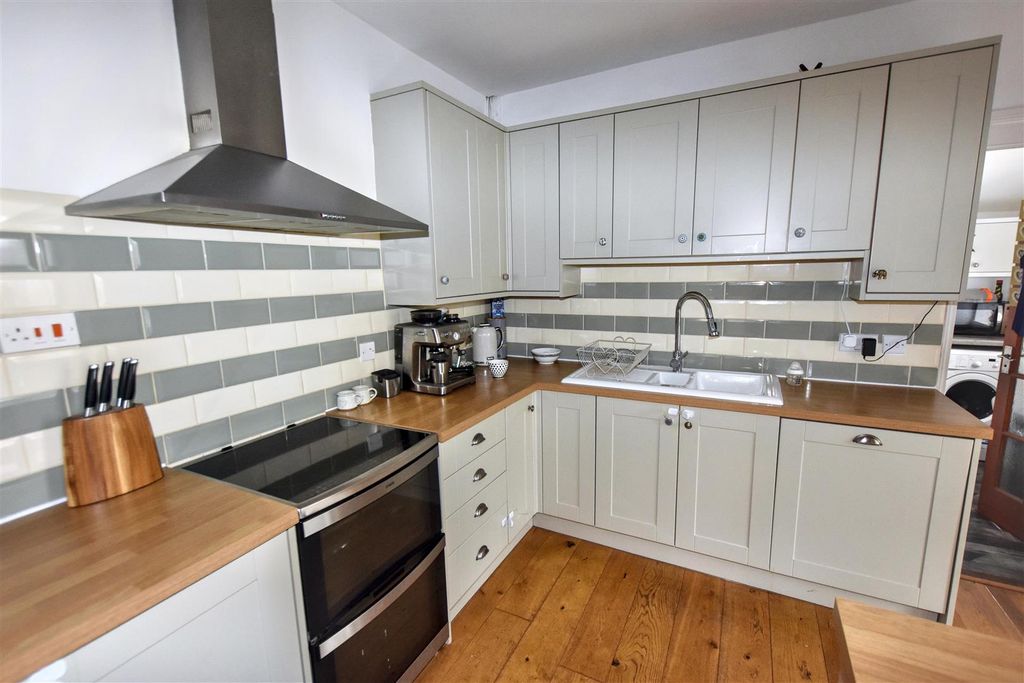 Additional image 8 of 4 bed semi-detached house for salePark Road, Redruth TR15