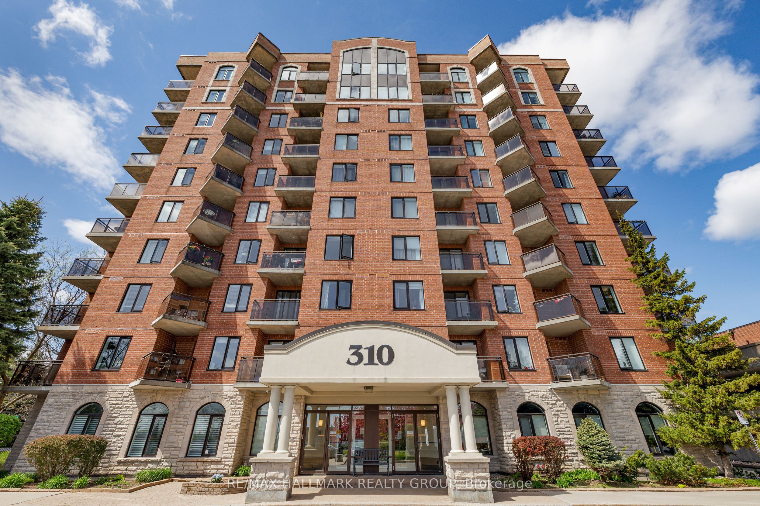 6B-310 Central Park Drive, Ottawa, ON, K2C 4G4