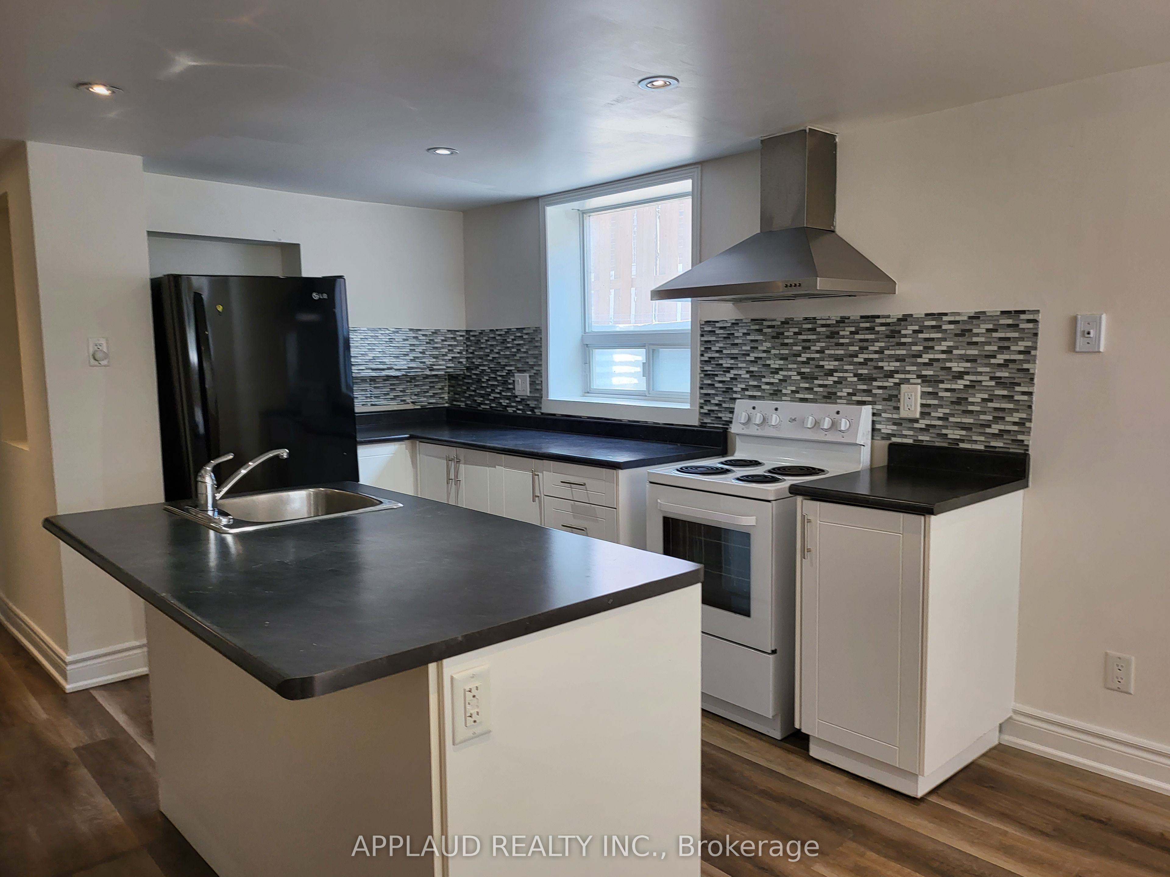 BASEMENT-73 Fortrose Crescent, Toronto, ON, M3A 2H2 photo 2