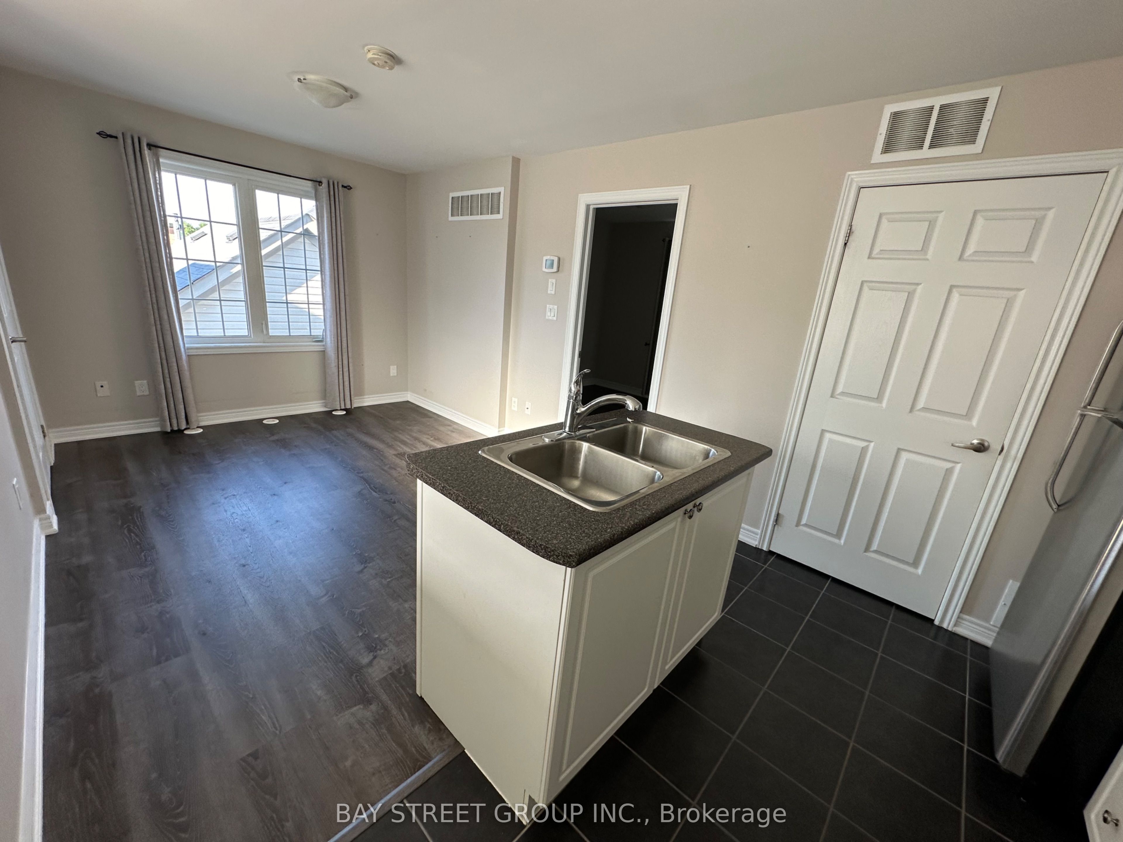 Additional image 5 of Coach-21 Duncan Road, Markham, ON, L6B 0T5