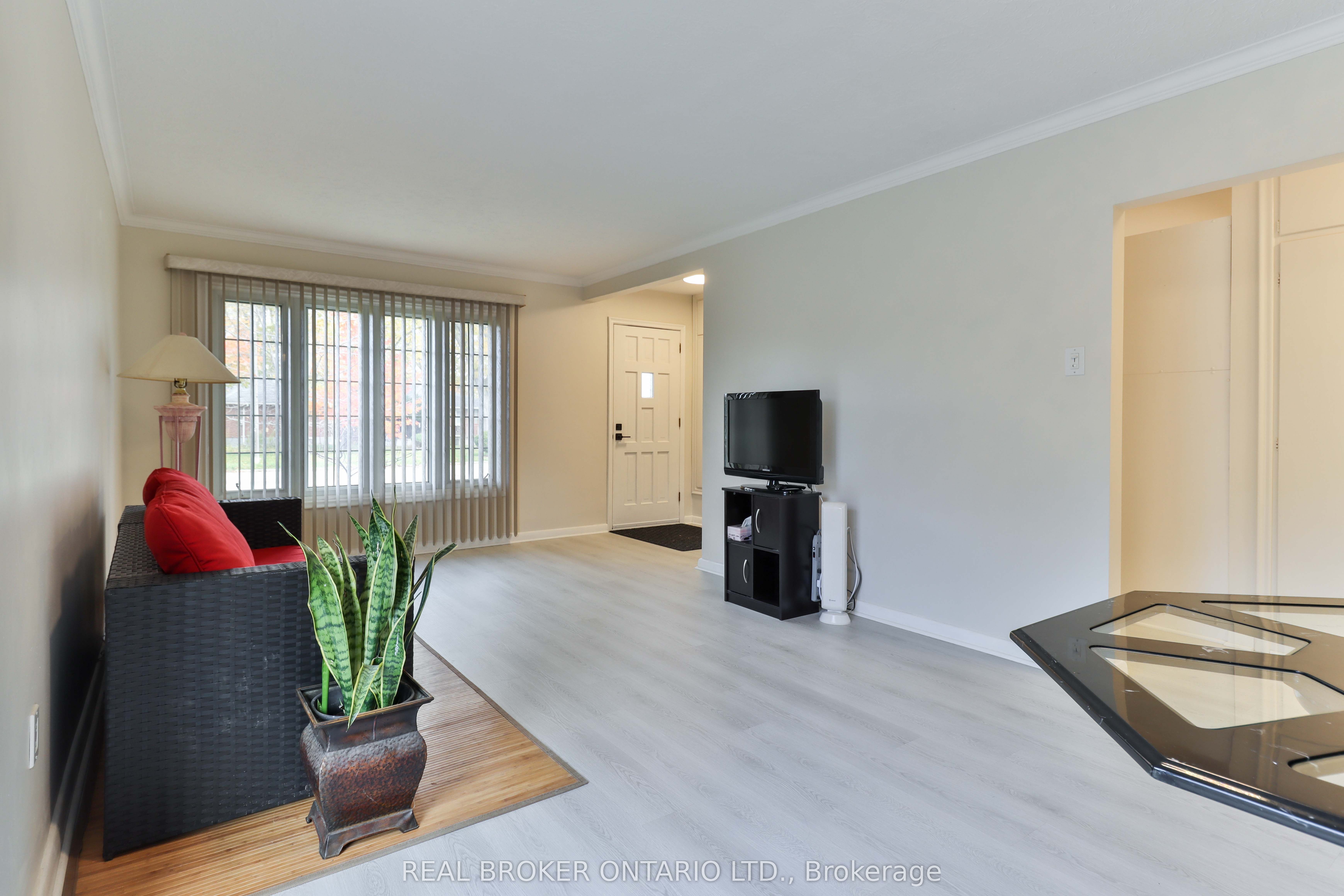 Additional image 6 of 32 Christina Crescent, Toronto, ON, M1R 4H6