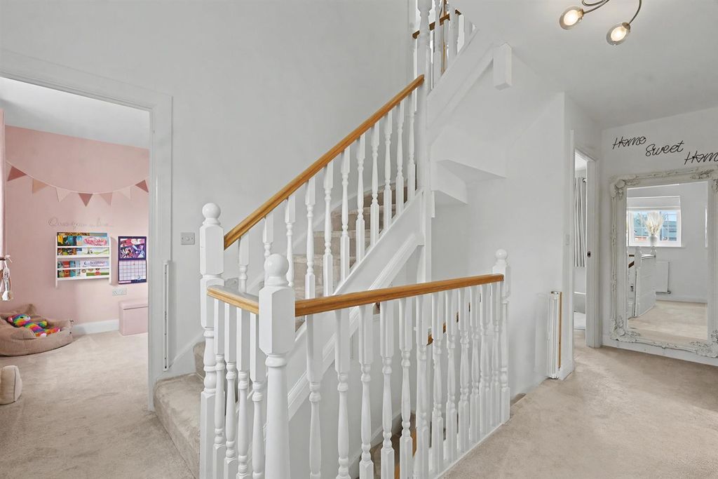 Additional image 8 of 5 bed detached house for saleElizabeth Gardens, Rochford SS4