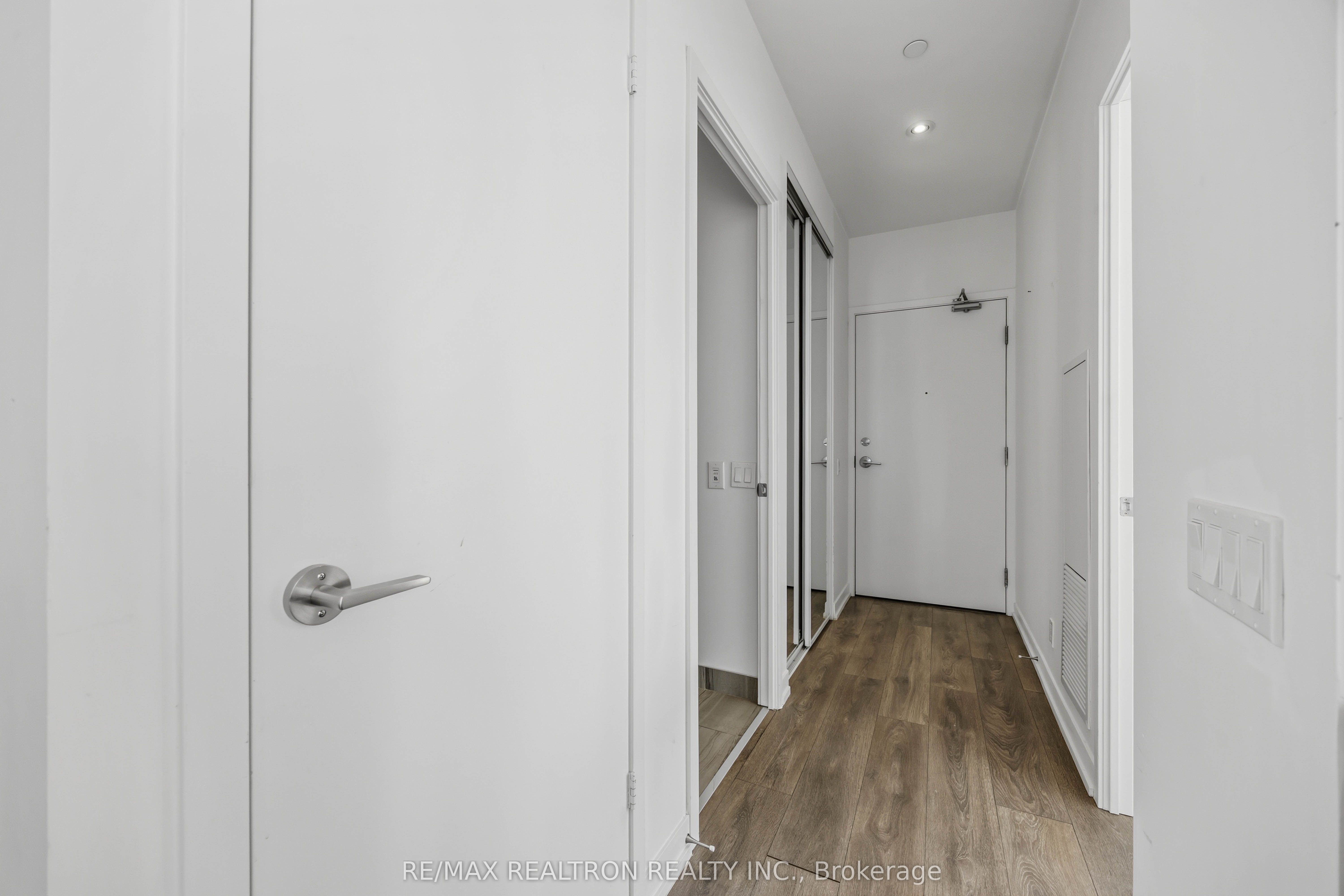 903-898 Portage Parkway, Vaughan, ON, L4K 0J6 photo 4