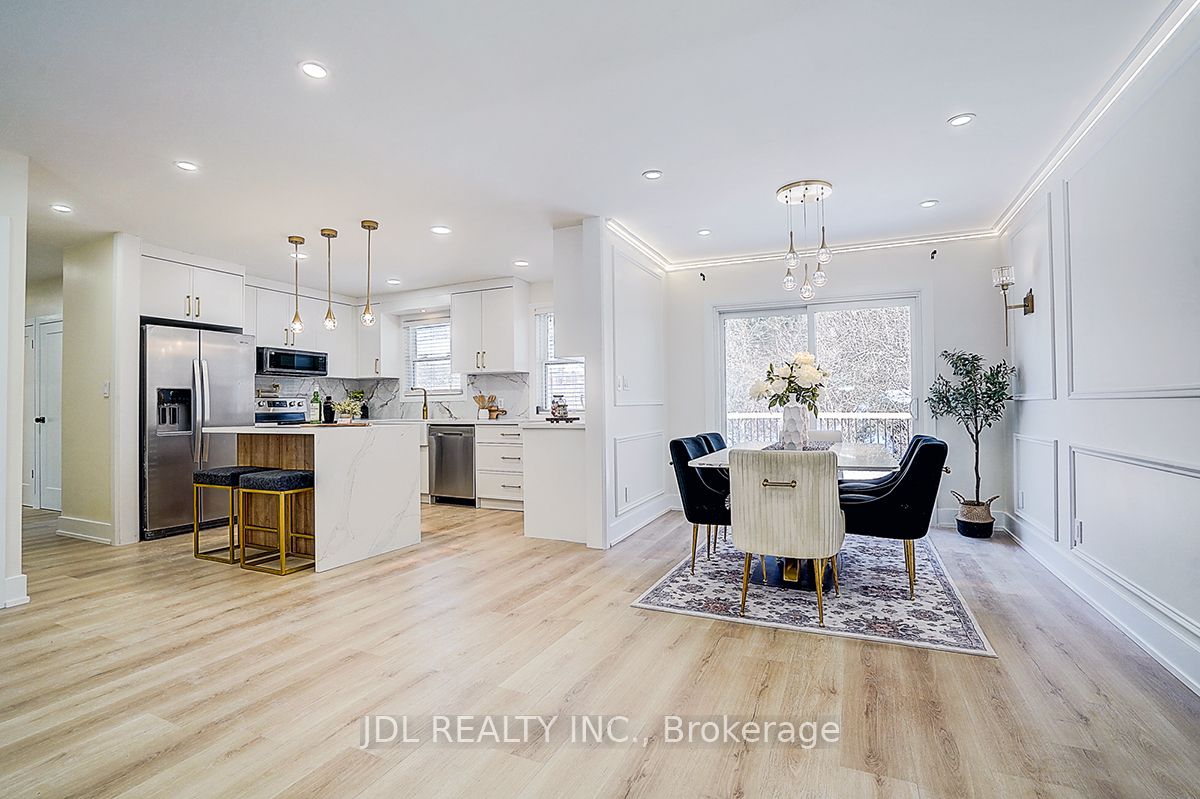 15 Crossburn Drive, Toronto, ON, M3B 2Z3