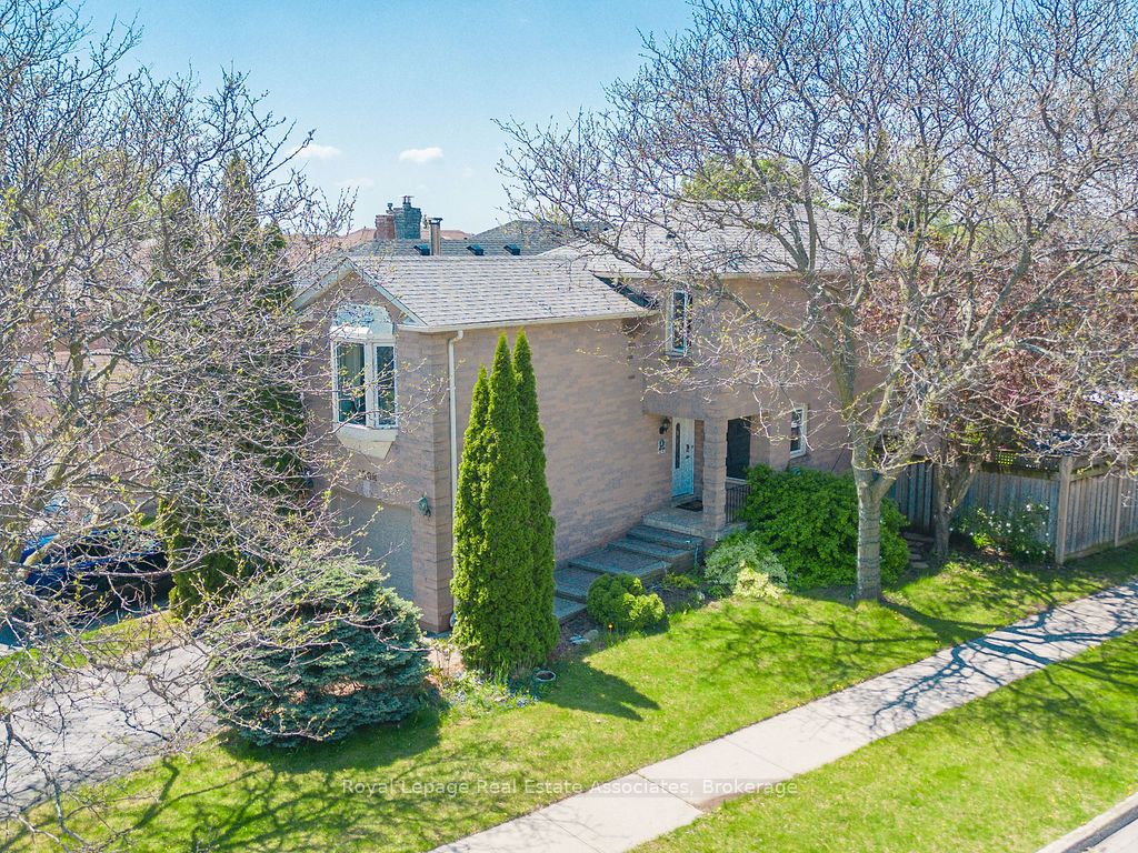 1308 Valerie Crescent, Oakville, ON, L6J 7E2