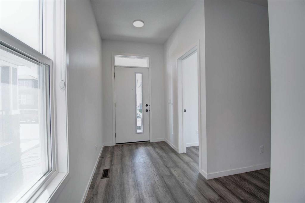 314 Midgrove Link SW, Airdrie, AB, T4B5K8 photo 2