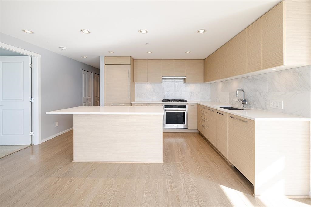2508-6700 Dunblane Avenue, Burnaby, BC, V5H 0J3